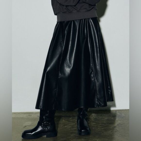 NICK&NICOLE Closet Minimal Eco Leather Midi A-line Black Skirt S NWOT - Picture 6 of 15